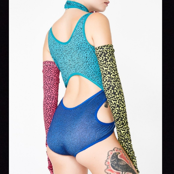 NEW ITEM. LEOPARD BODYSUIT & GLOVES - Picture 4 of 5